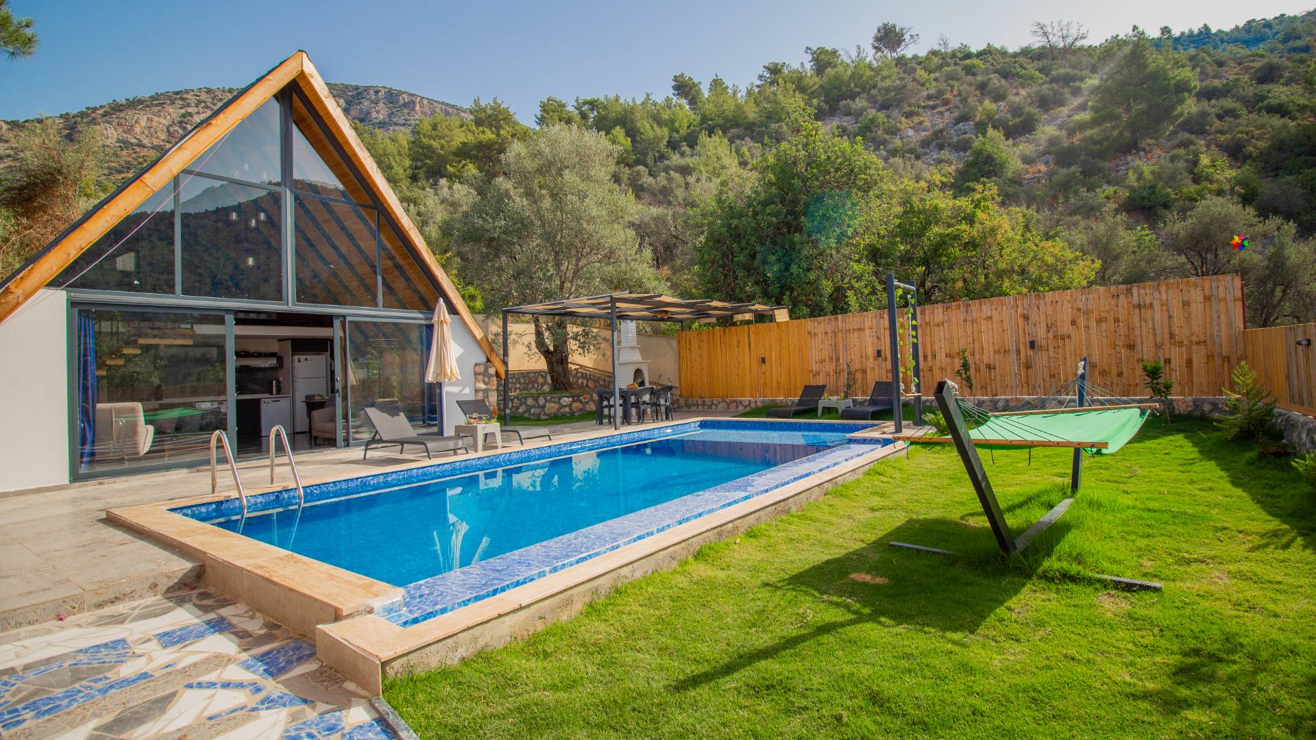 Sapanca Jakuzili Bungalov - Göl Manzaralı Lüks Konaklama - Görsel 3