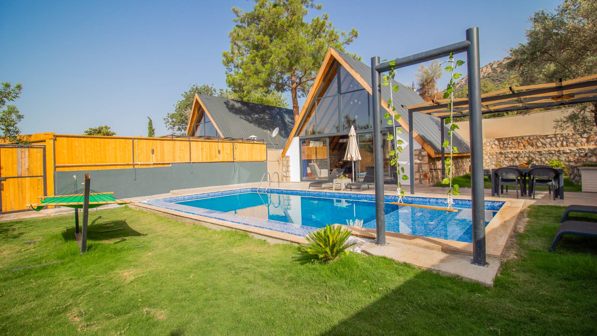 Sapanca Jakuzili Bungalov - Göl Manzaralı Lüks Konaklama - Görsel 4