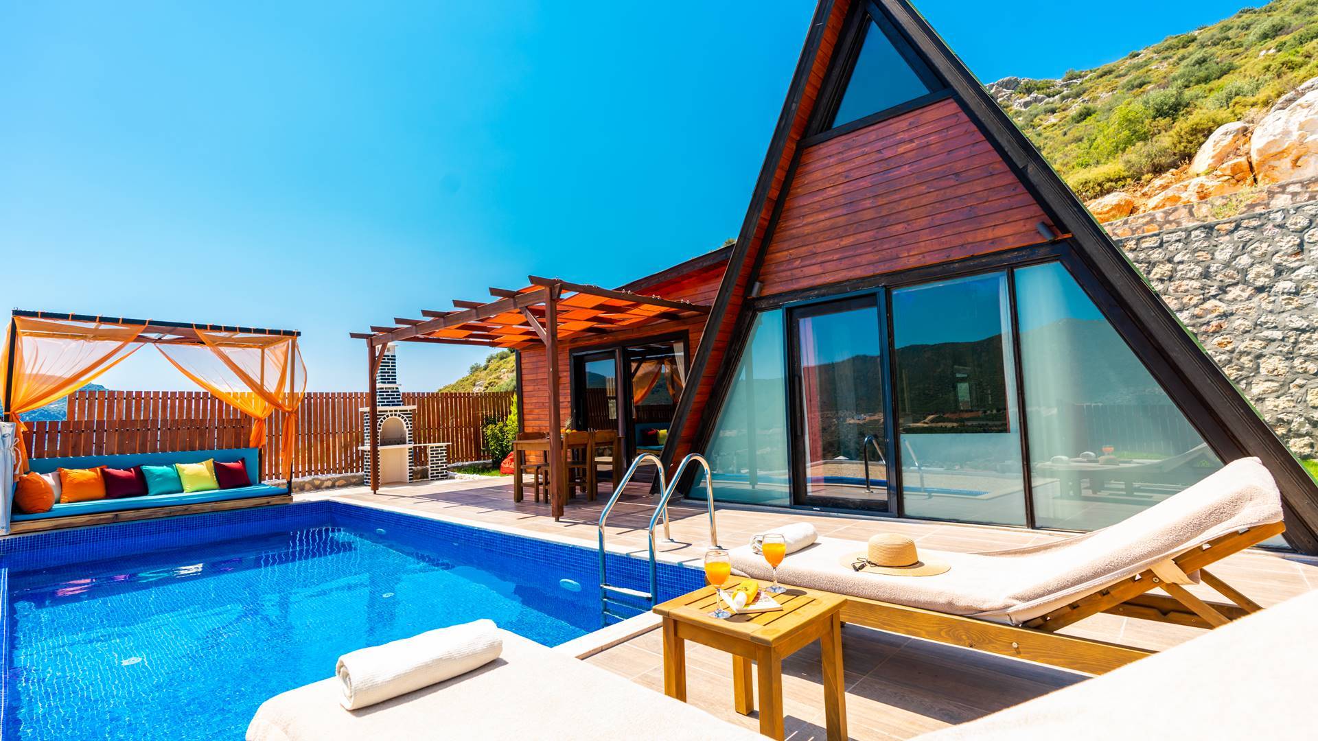 Sapanca Jakuzili Şömineli Bungalov - İkisi Bir Arada - Görsel 1