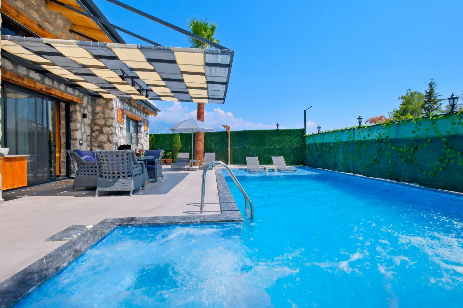 Bodrum Denize Sıfır Villa - Özel Plaj Erişimi - Görsel 1