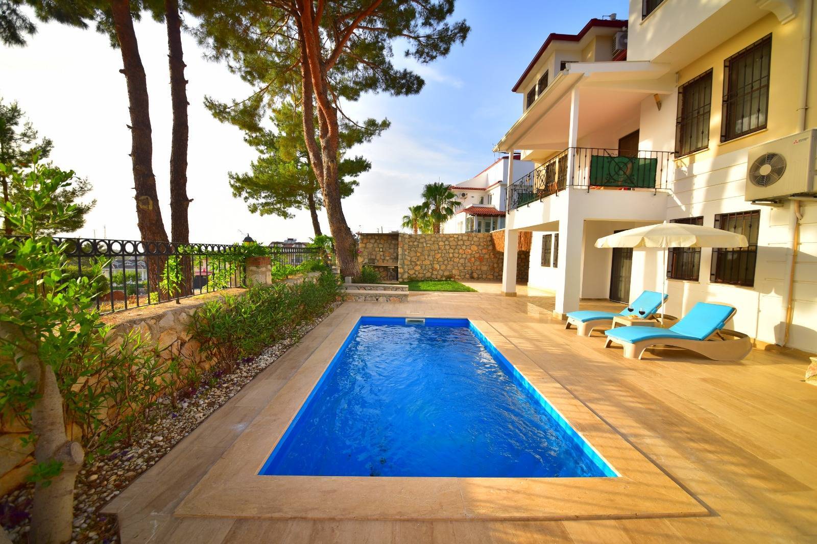 Kaş Aile Villası - Geniş ve Konforlu